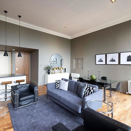 Joivy Chic 2Br Apt With City Views At The Heart Of Old Town Apartment Edinburgh Exterior photo